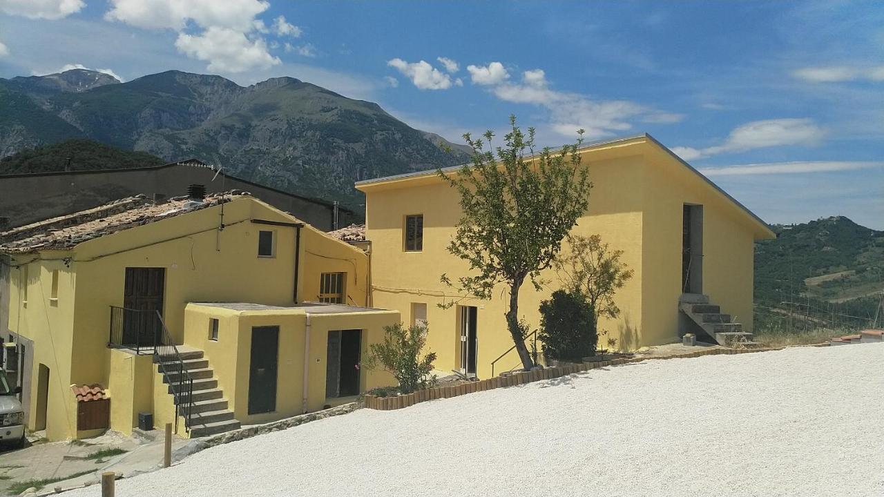 Lake Retreat - Maiella Apartment - Beautiful Lake And Mountain Views Casoli  エクステリア 写真