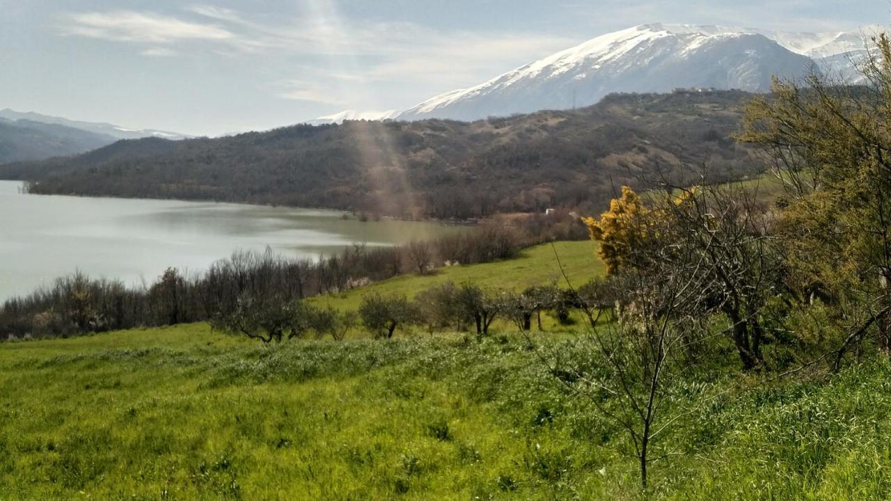 Lake Retreat - Maiella Apartment - Beautiful Lake And Mountain Views Casoli  エクステリア 写真