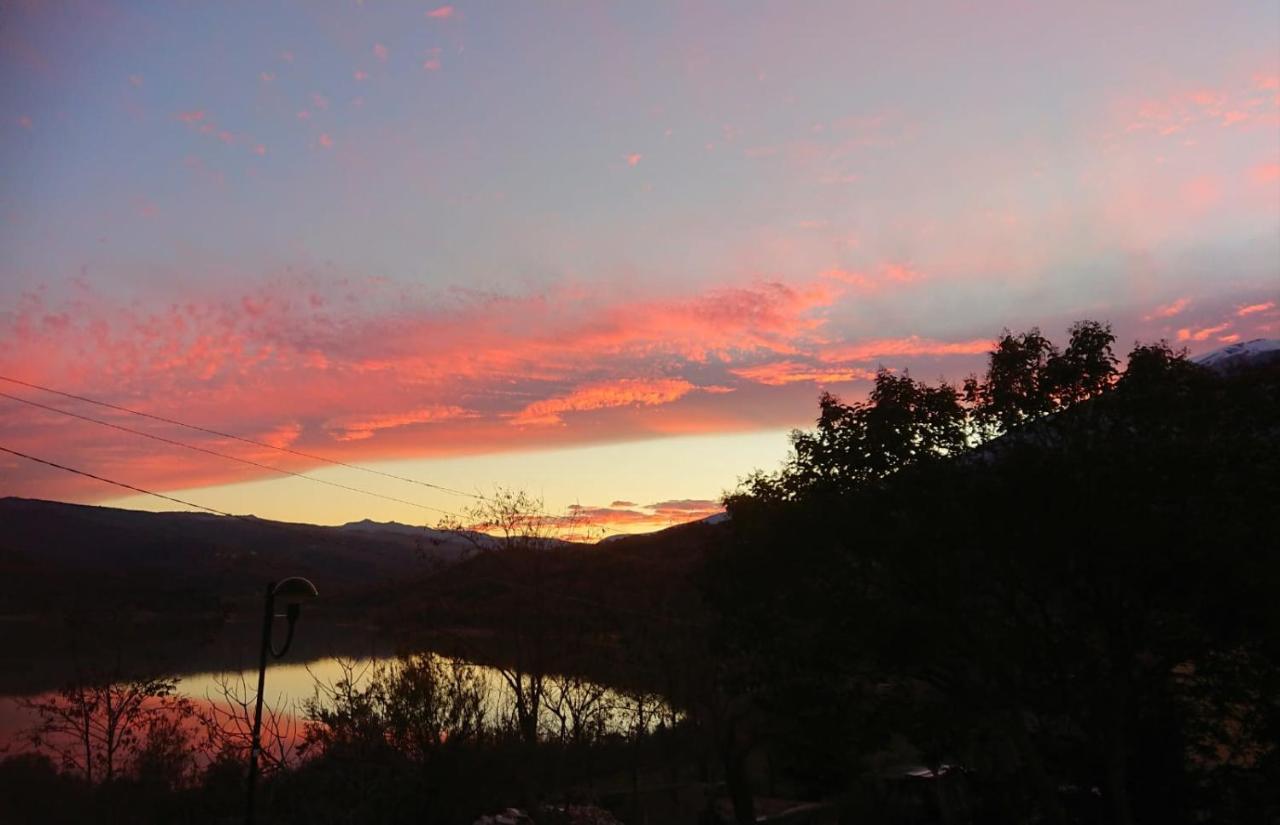 Lake Retreat - Maiella Apartment - Beautiful Lake And Mountain Views Casoli  エクステリア 写真